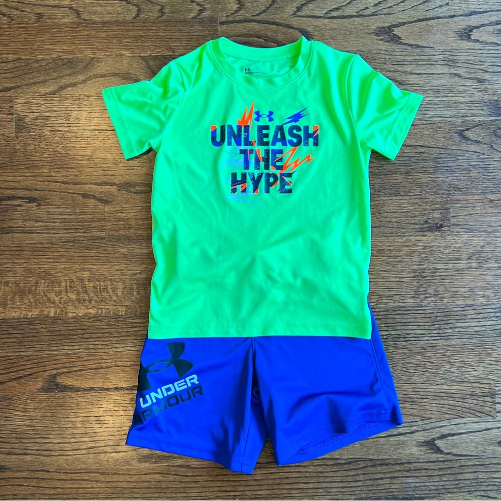 Under Armor boys athletic shirt set, Size 6